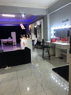 Beauty Bar