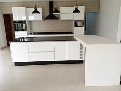 Handless kitchen with gola profiles